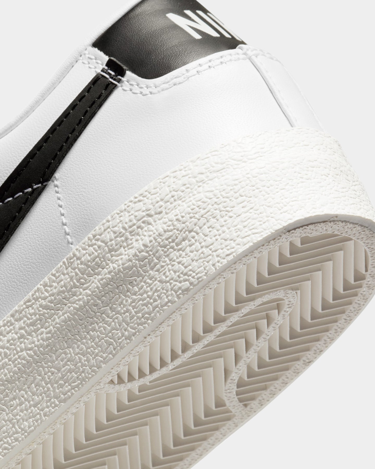 nike blazer low 77 women's review