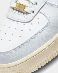 Nike Women's Air Force 1 '07 SE "Swoosh Pocket" Photon Dust/Team Red