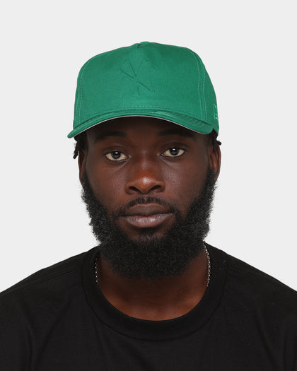 New Era New York Yankees 'Kelly Green Embossed Logo' Old Golfer Snapback Kelly Green