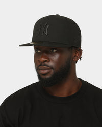 New Era New York Yankees 'Metal Badge' 59FIFTY Fitted Black/Black