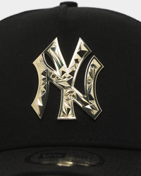 New Era New York Yankees 'Fractured Metal' Badge 9FORTY K-Frame Snapback Black