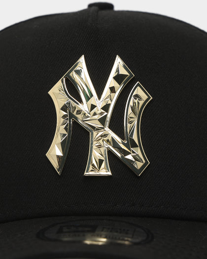 New Era New York Yankees 'Fractured Metal' Badge 9FORTY K-Frame Snapback Black