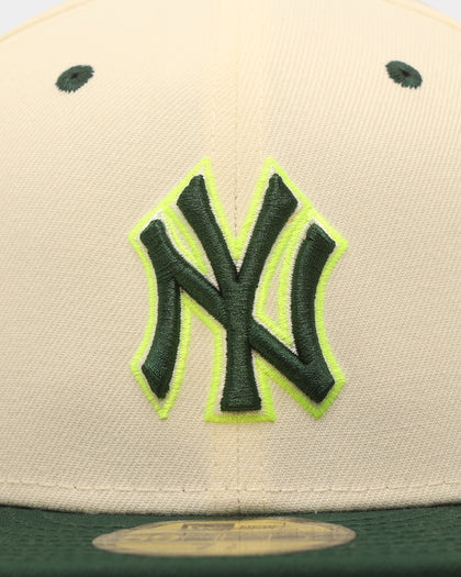 New Era New York Yankees 'Caddy Green' 59FIFTY Fitted Chrome White