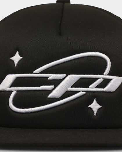 Carré Star Sign Trucker Snapback Black