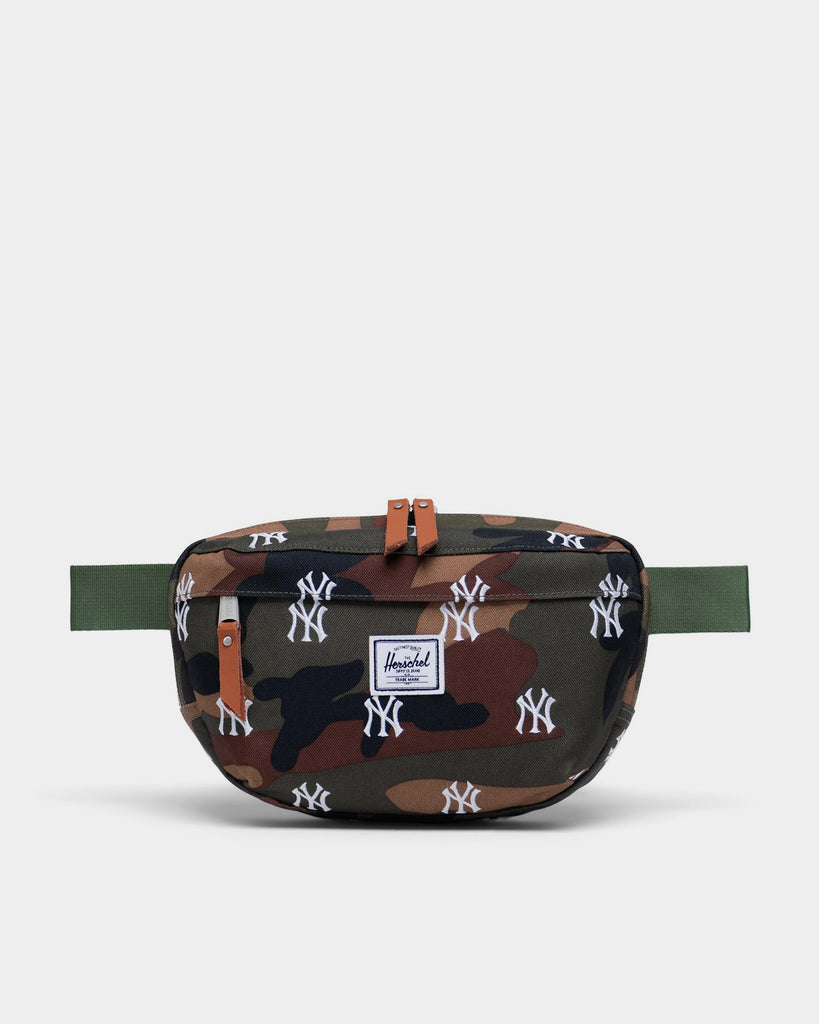 Herschel Bag Co New York Yankees MLB East x West Hip Pack Woo